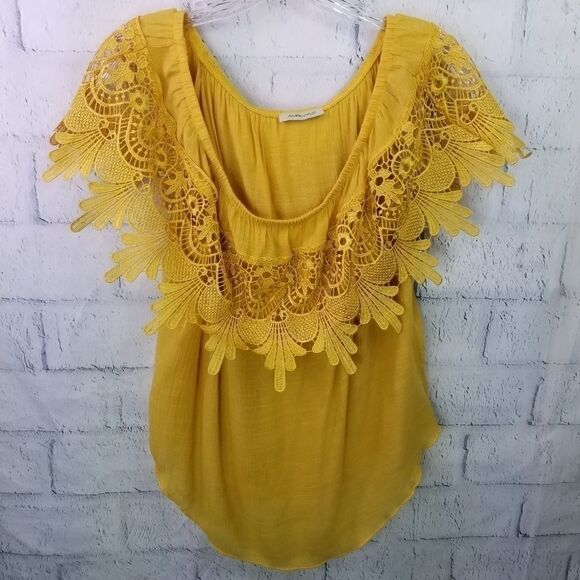 Ambiance sleeveless top with embroidered applique - Picture 1 of 7